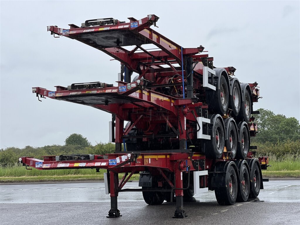 Dennison Tri-Axle Sliding Skeletal Trailers - Stack of Three - C431504 ...