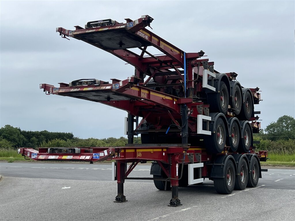 Dennison Tri-Axle Sliding Skeletal Trailers - Stack of Three - C434284 ...